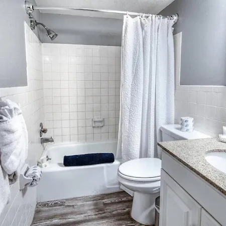 Sunset Beach Suites Of Madeira Beach! Pet Friendly Summer Getaway! Steps To Beach! - Suite 10 St. Pete Beach Exterior photo