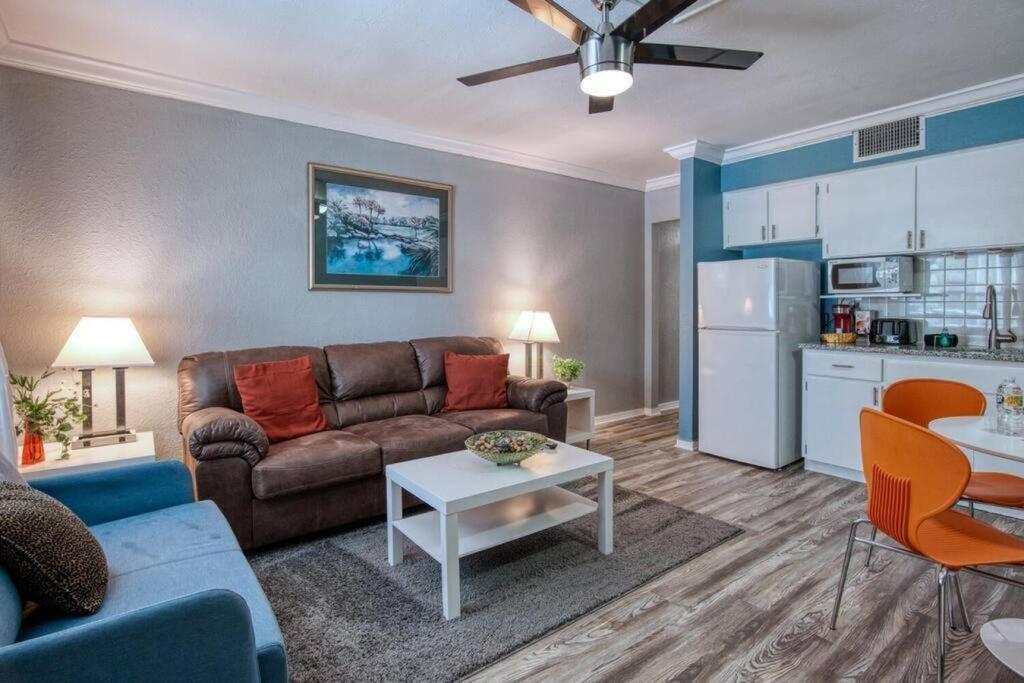 Apartment Sunset Of Madeira Beach! Pet Friendly Summer Getaway! Steps To Beach! - 10 *