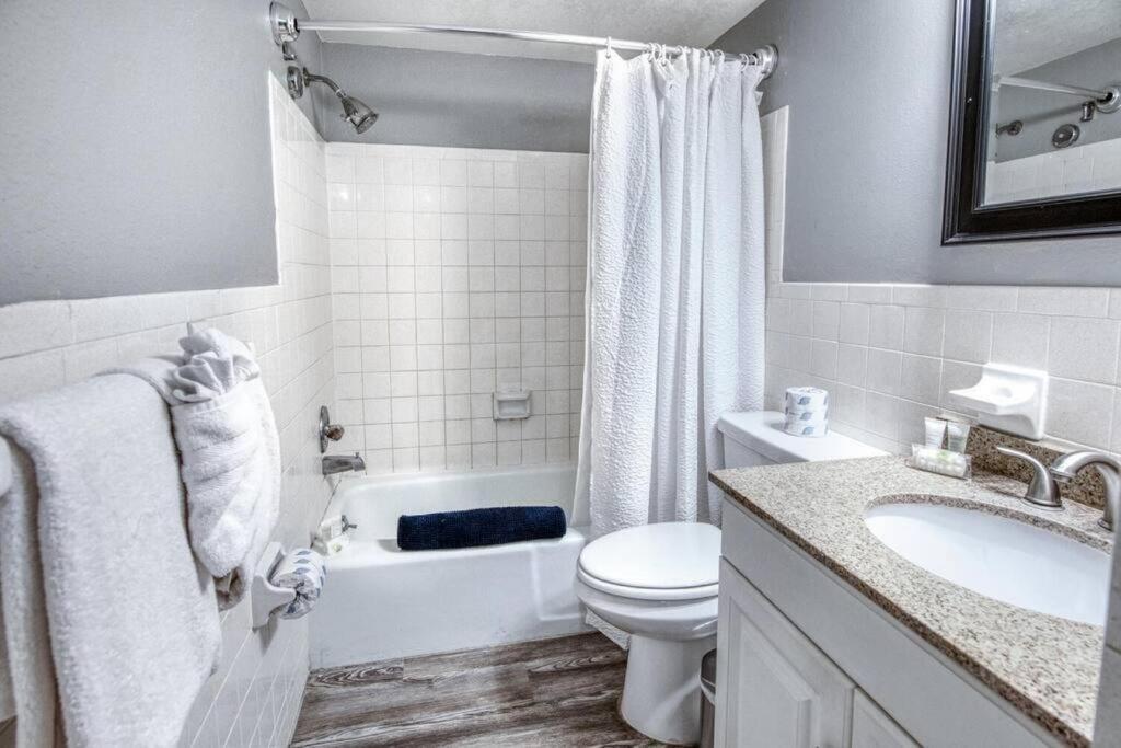 Apartment Sunset Of Madeira Beach! Pet Friendly Summer Getaway! Steps To Beach! - 10 *